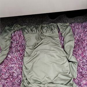 Green off the shoulder bodycon dress